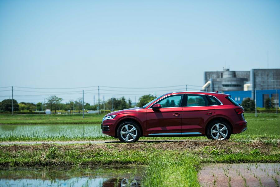  Audi Q5 40 TDI Quattro 2019 года  (JP) (фото 7 из 20)
